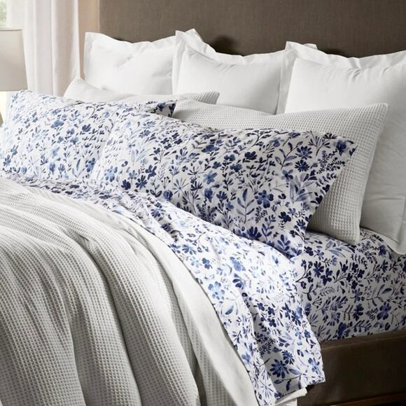 Boll & Branch Signature Hemmed Blue Botanical  2 Standard Pillow Shams - Picture 1 of 8